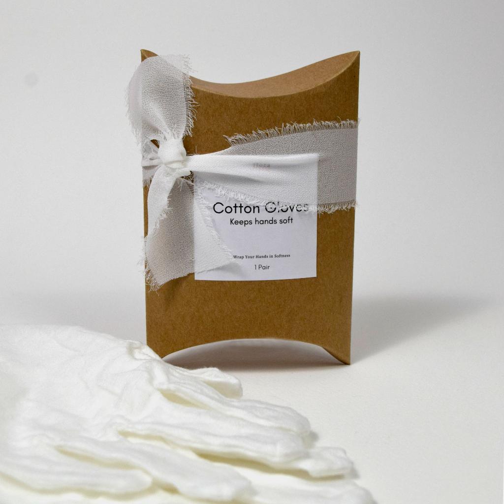 Cotton Comfort Gloves: Essential Companion for Intensive Moisturization