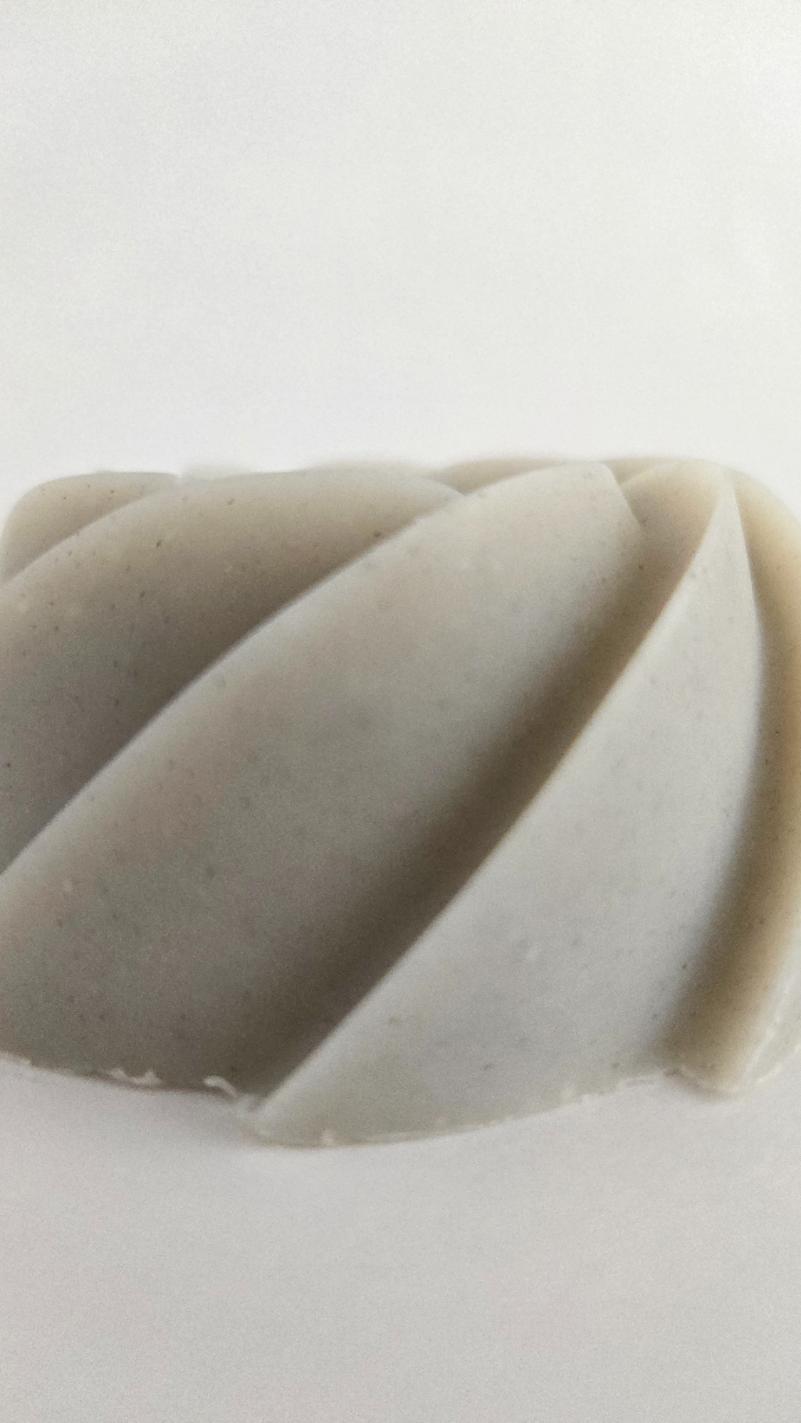 Exfoliating Soap Bar  with Pumice Powder: Gentle Scrub & Soothe for Sensitive Skin – Deep Clean, Natural Cooling, Paraben-Free, Cruelty-Free